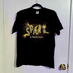 Fruit of the Loom “Spark a Reaction” Science Tshirt S